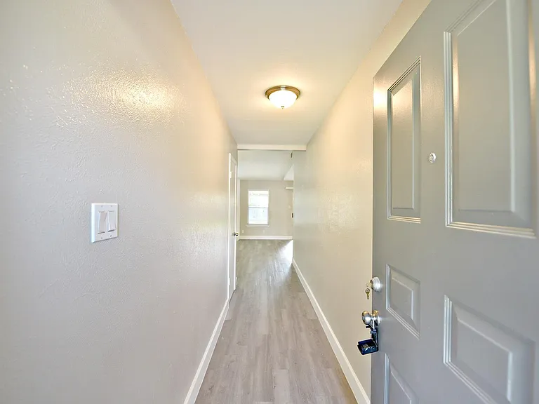 11214 Blackmoor Dr — Photo 3