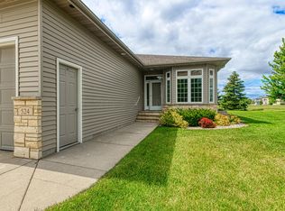 524 Queens Ct, Moorhead, MN 56560