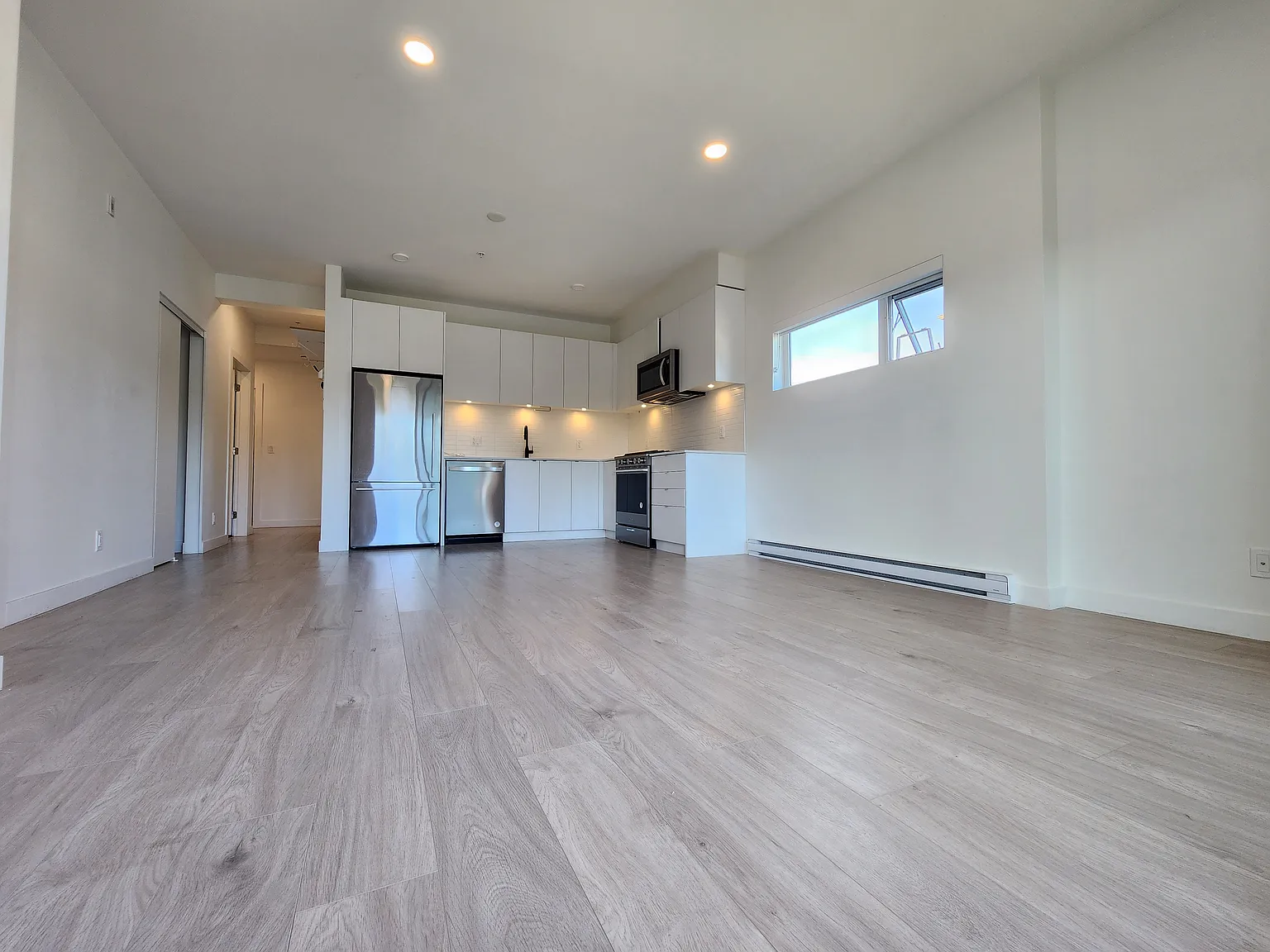 2345 Rindall Ave — Photo 4