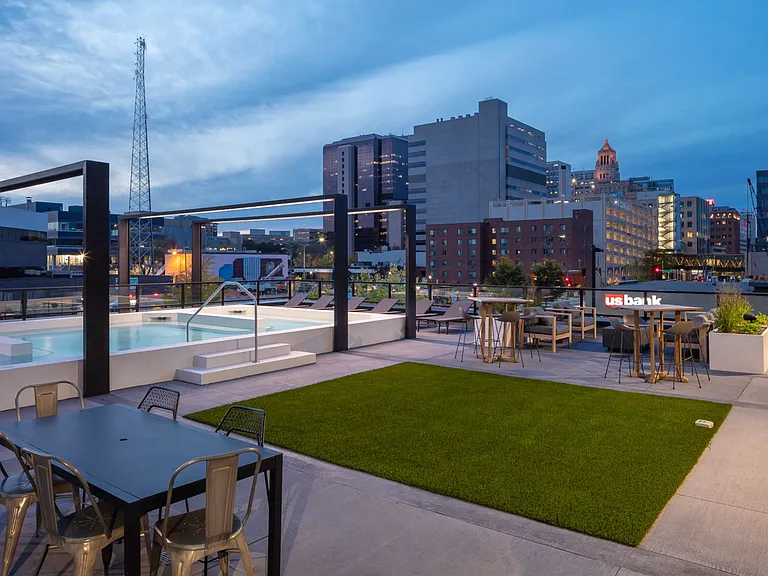 Rooftop Pool & Patio