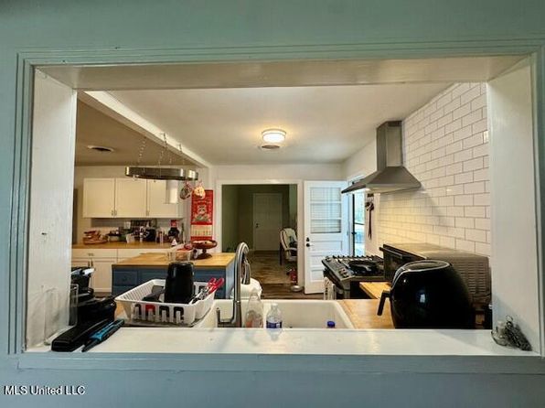 106 Laurel Ave, Natchez, MS 39120