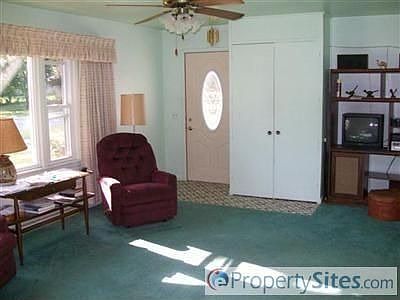 2nd image of 506 Gladys St