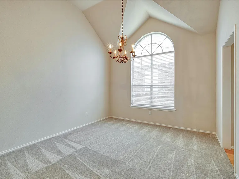 2310 Kristen Ln — Photo 7