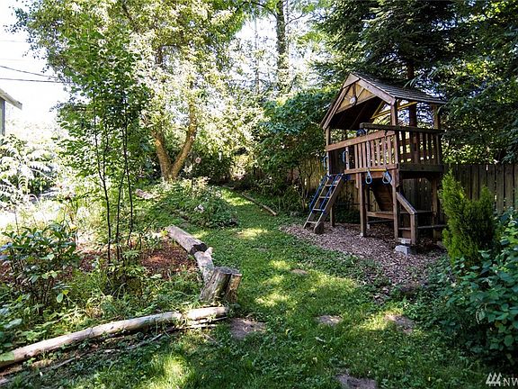 4th image of 6951 23rd Ave SW