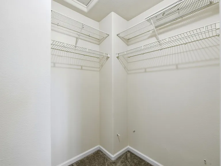552 Stonehaven Ct — Photo 23