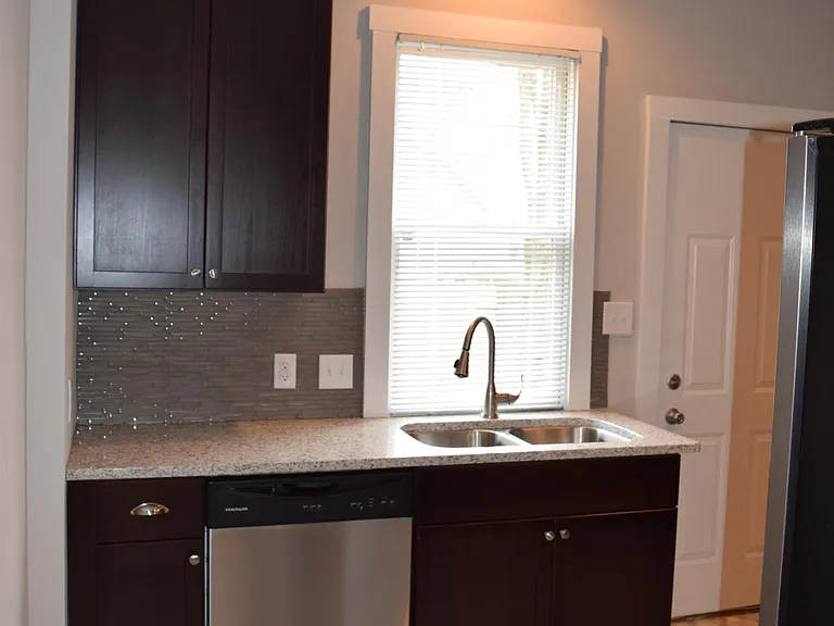 1116 Mount Pleasant Ave — Photo 6