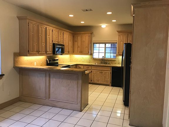 4th image of 5913 N Cynthia St