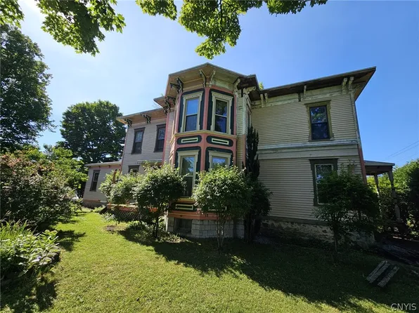 8772 S Seneca St, Weedsport, NY 13166