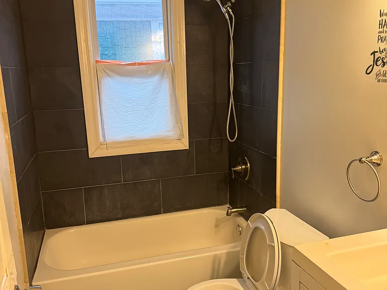 2450 Kendall Ave — Photo 5