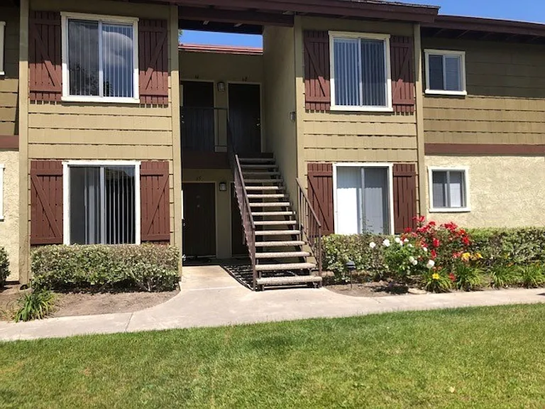 23251 Los Alisos Blvd — Photo 2