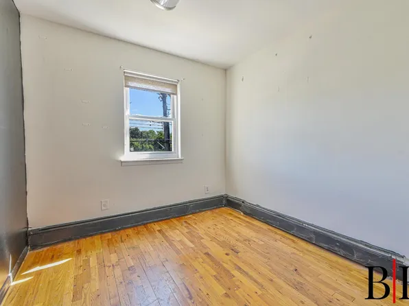 2078 Bergen Avenue image 6 of 25