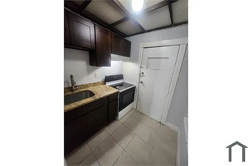 745 W Turner St #1 Photo 1