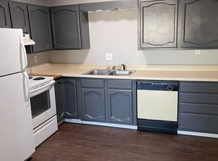 3684 W 4th St APT 11, Waterloo, IA 50701