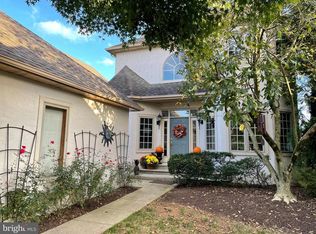 327 Overlook Ln, Conshohocken, PA 19428