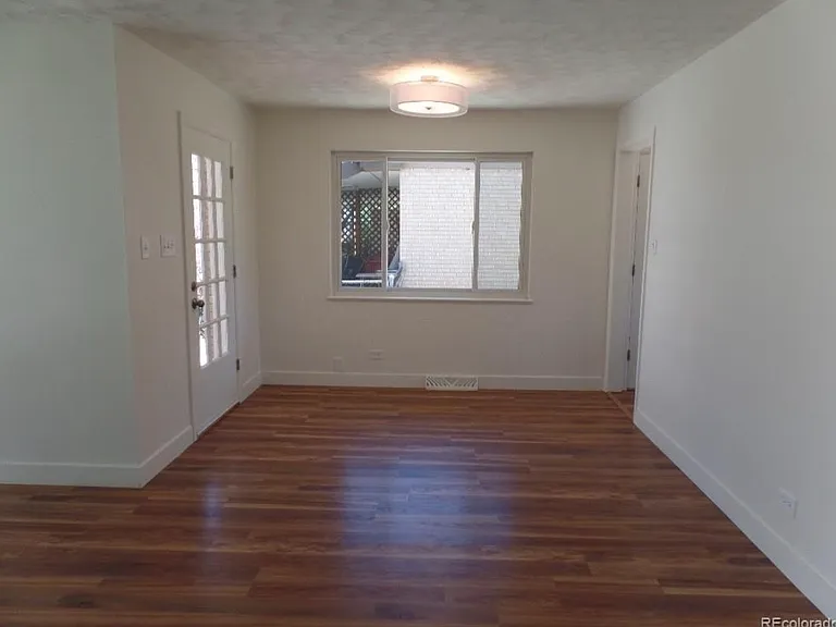 250 S Ivy St — Photo 5