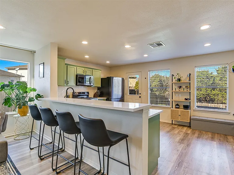 5516 Rayburn Ln — Photo 5