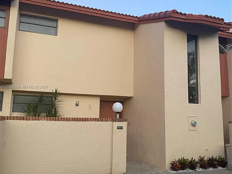 8947 SW 149th Pl — Photo 2