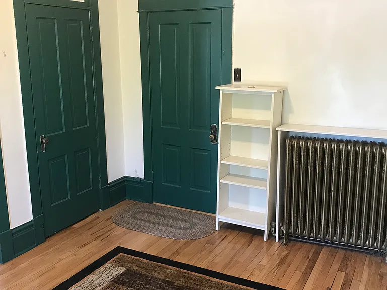 719 E Grand Ave #5 — Photo 2