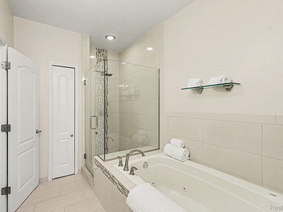 63746 Providence, photo 29