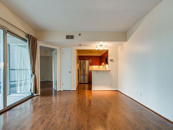 4th image of 900 19th Ave S APT 709