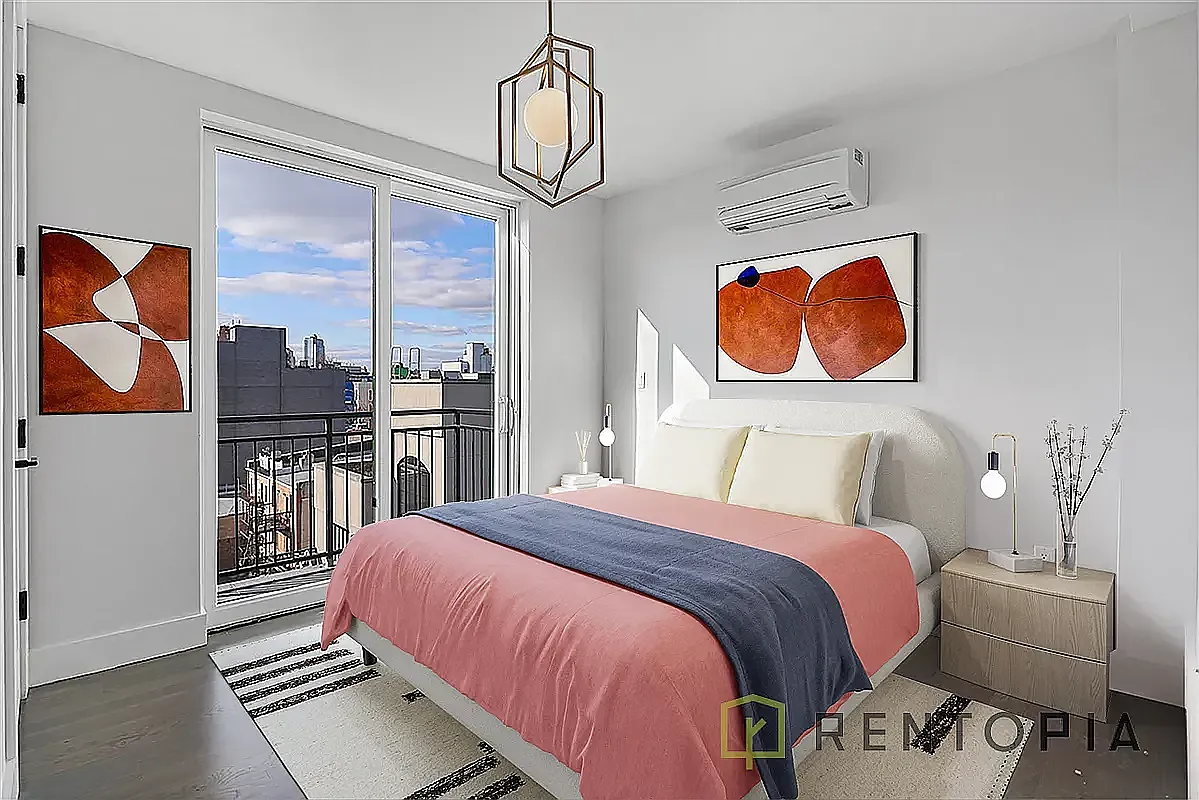 322 Graham Avenue — Photo 4