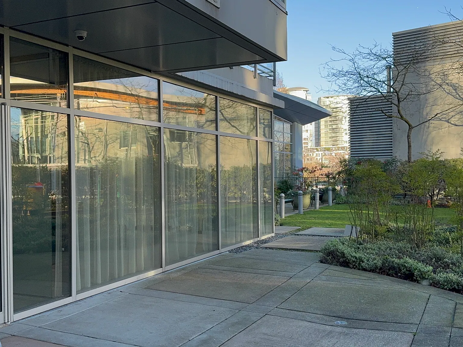 2 bed, 1100 sqft, $4,100 — Photo 3