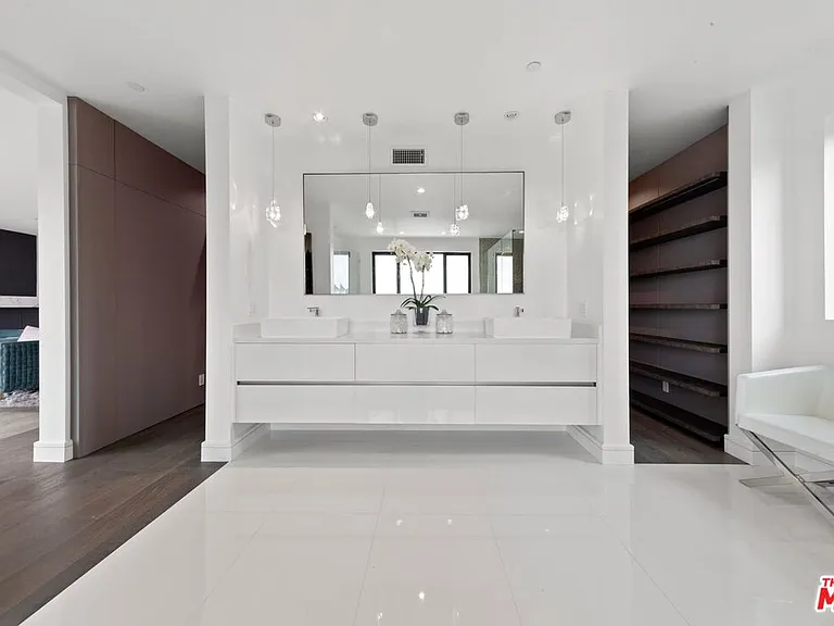 2030 Talmadge St — Photo 27