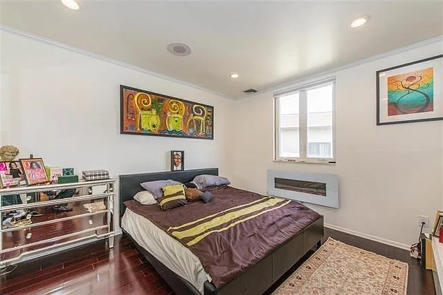 Brunswick Towers Condo — Photo 2