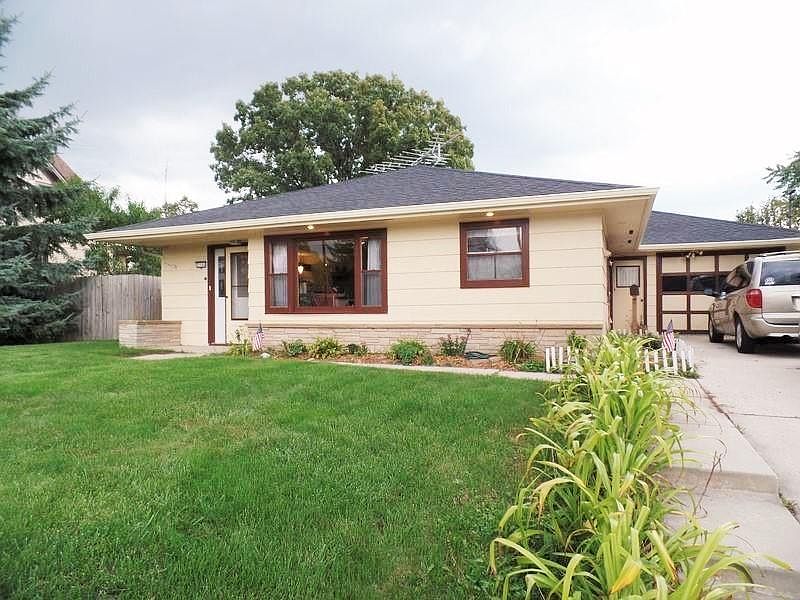 1st image of 2531 Calumet Dr