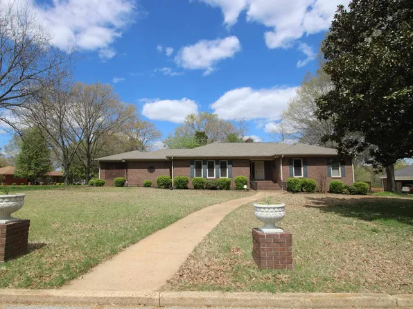 2022 Brentwood Dr, Milan, TN 38358
