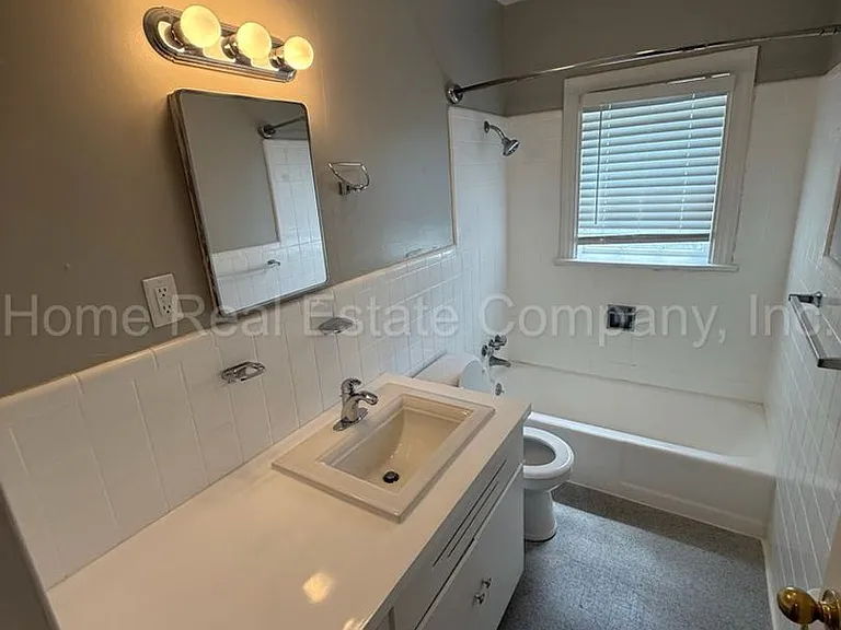 805 W End Blvd #B-10 — Photo 6