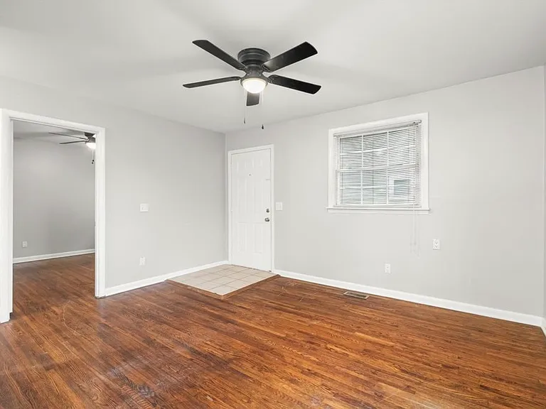 319 Morton Ave #A — Photo 4