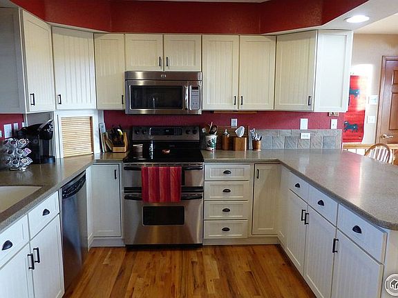 5th image of 213 Willow Dr