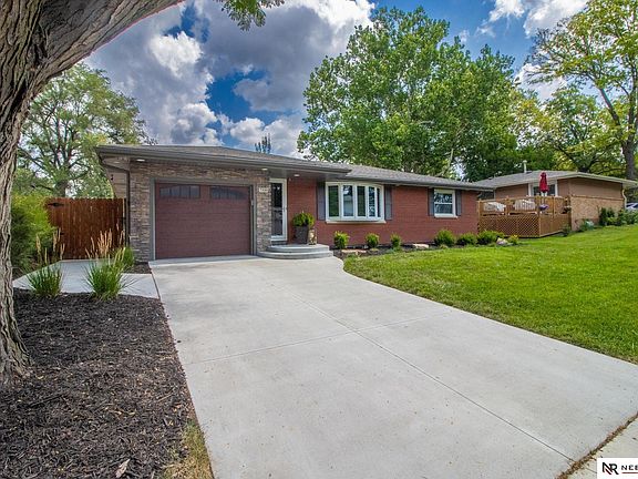 5th image of 7220 York Ln