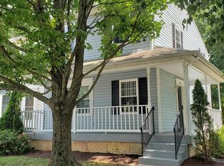 2927 Hobblebush Ct, Lanham, MD 20706