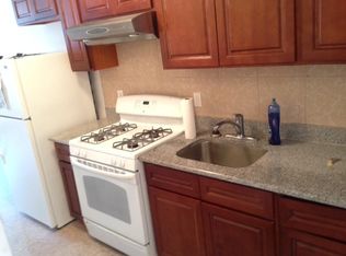 3043 33rd St APT 2, Astoria, NY 11102