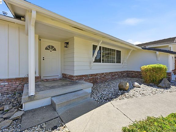5th image of 41754 Covington Dr