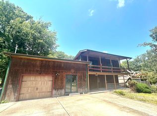 8 Phyllis Dr, Centralia, IL 62801