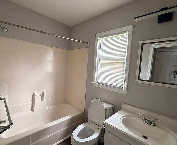 2175 McCravy St — Photo 2