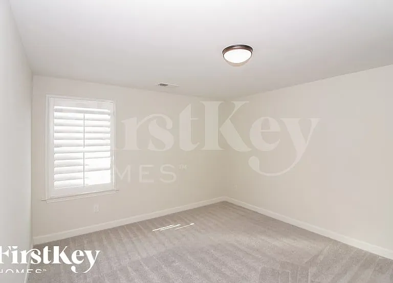 10242 Evergreen Manor Cv — Photo 11