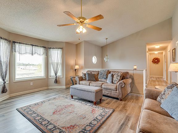 5th image of 102 Meadow View Farms Dr