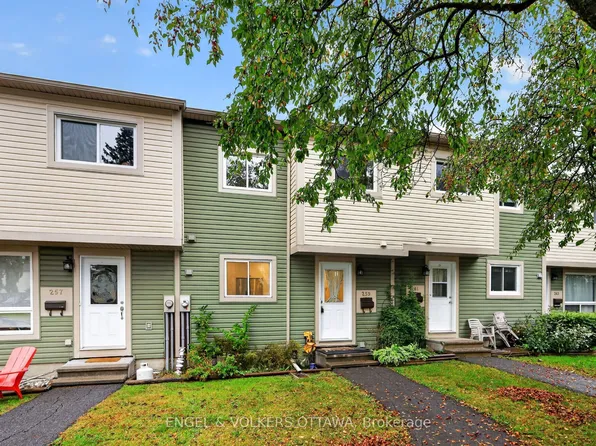 259 Teal Cres, Ottawa, ON K1E 2C3