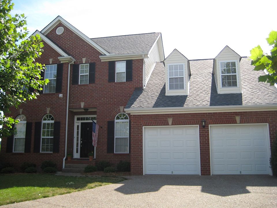 Beautiful 4-sided briock home.