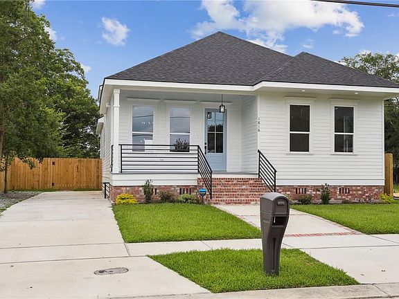 2nd image of 1816 Aycock St