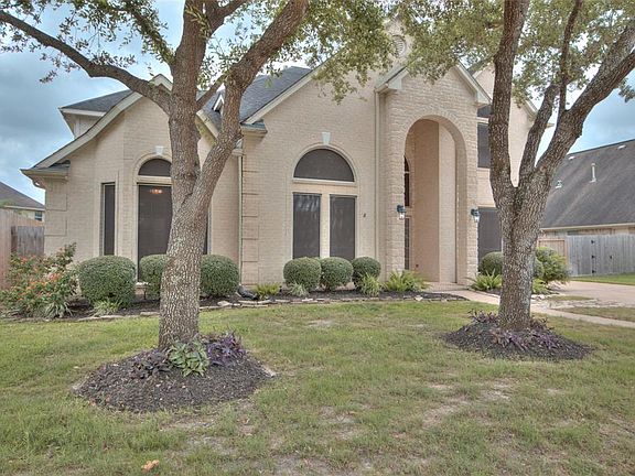2nd image of 3805 Conroe Lake Ct