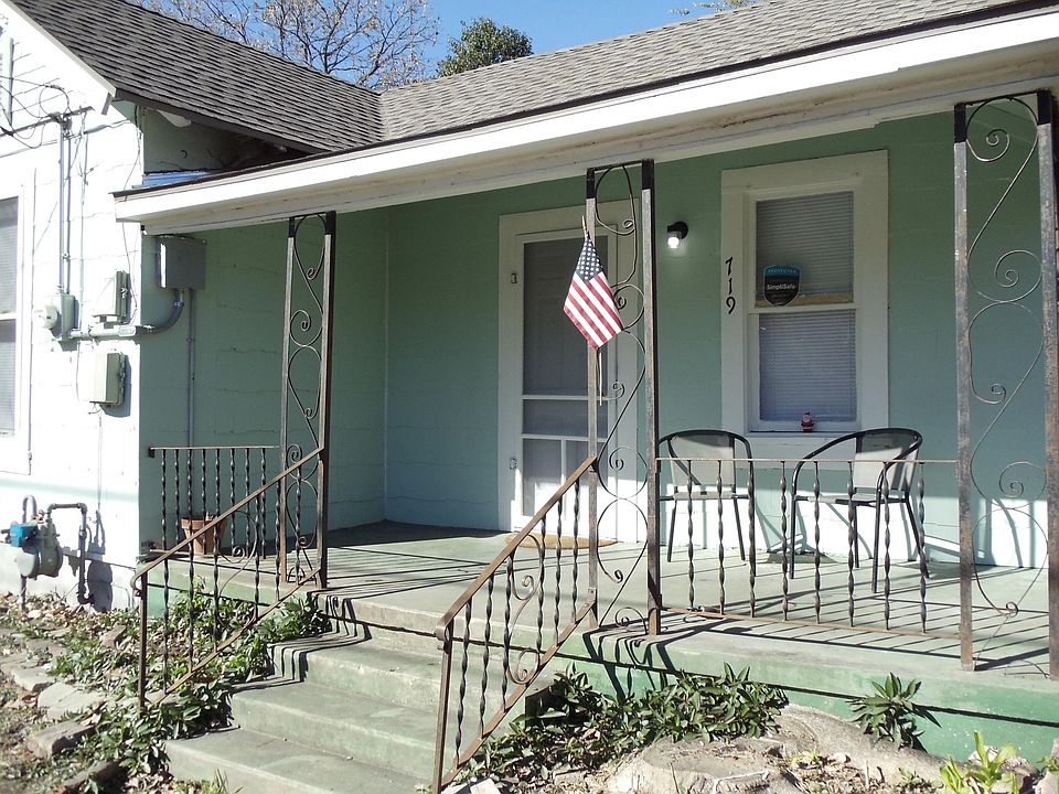 1st image of 719 E Mistletoe Ave