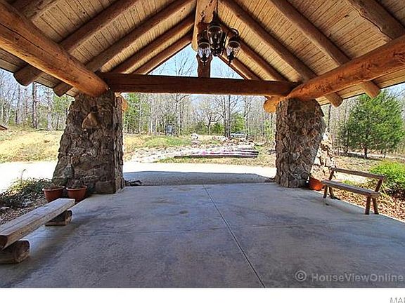 4th image of 3823 Russell Rd