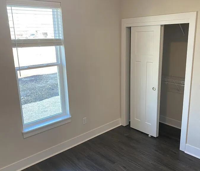 W218N16046 Tiger Lily Dr — Photo 9