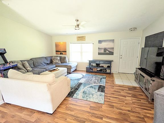 5th image of 10777 O Ave