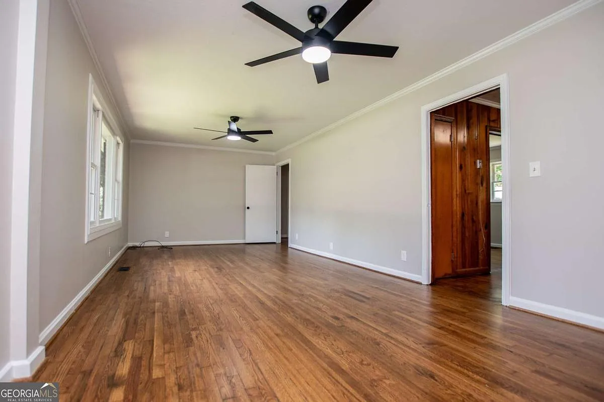 3 bed, 1600 sqft, $1,650 — Photo 2
